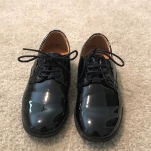 Black dress shoes, patent leather. Brand Tip Top